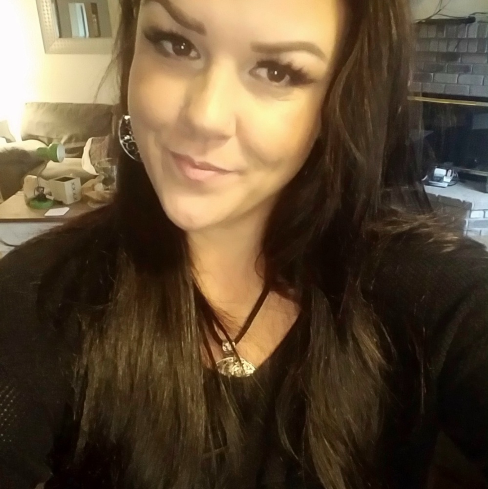 Meet your Posher, Crystal